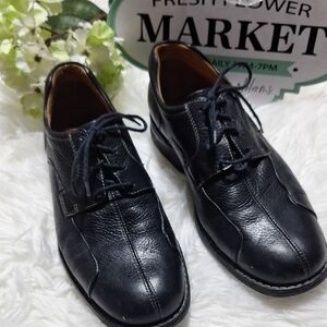 Johnston & Murphy Classic Black Oxfords